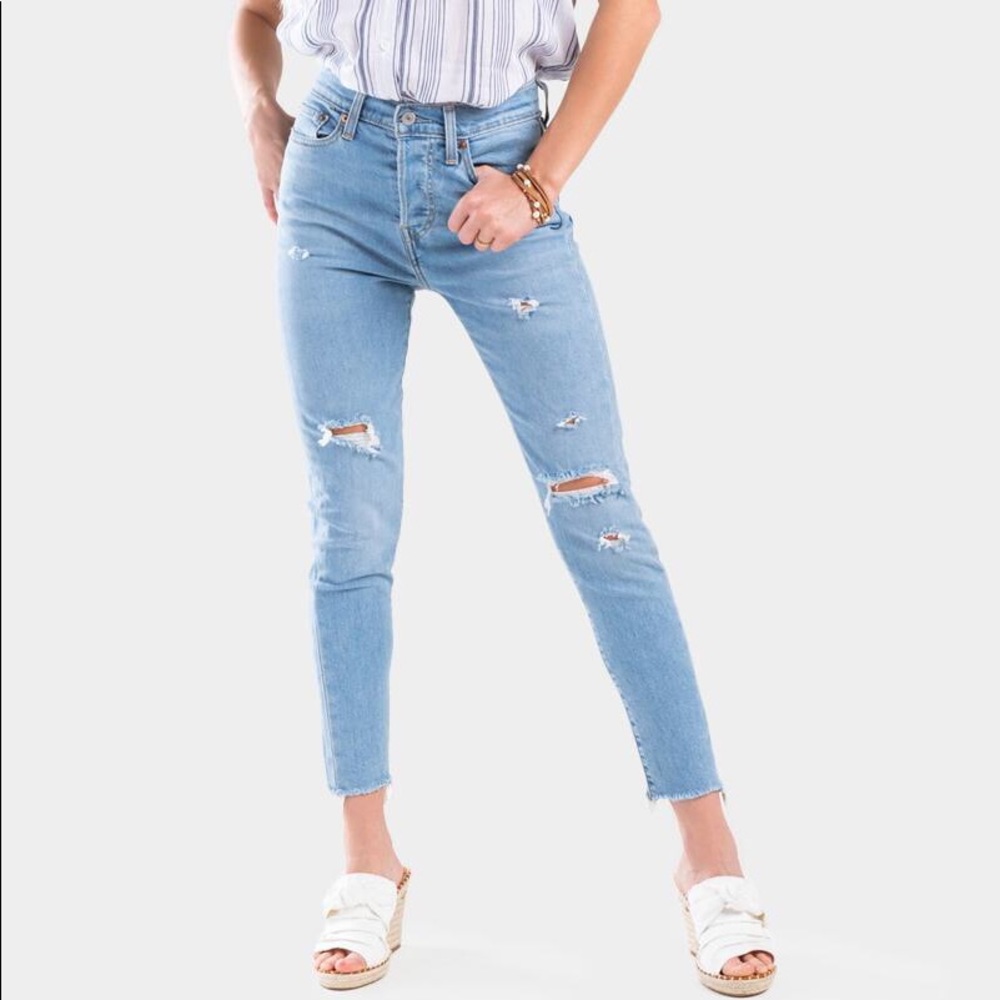 LEVI’S WEDGIE Skinny Jeans NWT 10/ Size 30 Lite Wash
